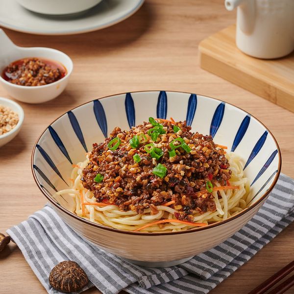 High Quality Beef Chopped Instant Foods Ready-to-Eat Healthy Beef Meals Spicy Taste Prefabricated Frozen Meals Bag Children