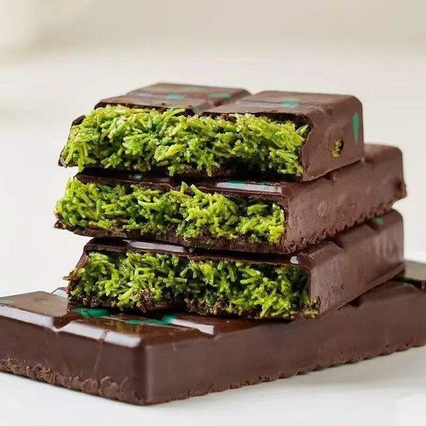 Authentic Dubai Pistachio Chocolate 55g Handmade Dark Chocolate bar Qiansi Crisp Christmas Flavor Cocoa Butter Biscuits
