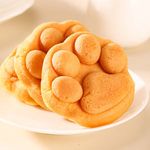 Wholesale Bear Claw Shape Soft Cake Original Flavor Egg Pastry Butter Cake Healthy Snacks Dessert for Breakfast